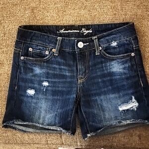 American Eagle women's denim distressed shorts (size 00)